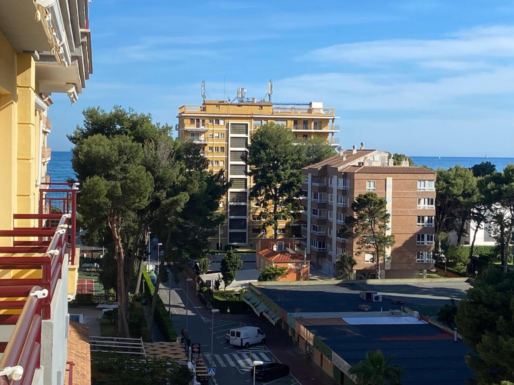 Apartamento En Voramar A 2 Minutos De La Playa Benicassim Exterior photo